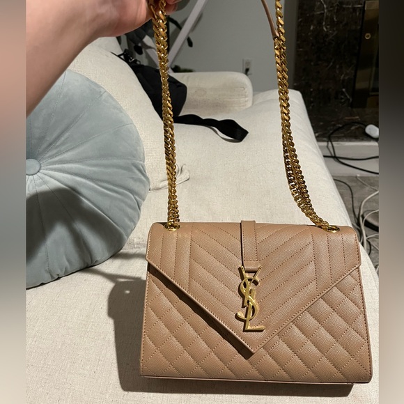 Saint Laurent - YSL Envelope Medium quilted texture crossbody bag - Picture 2 of 3